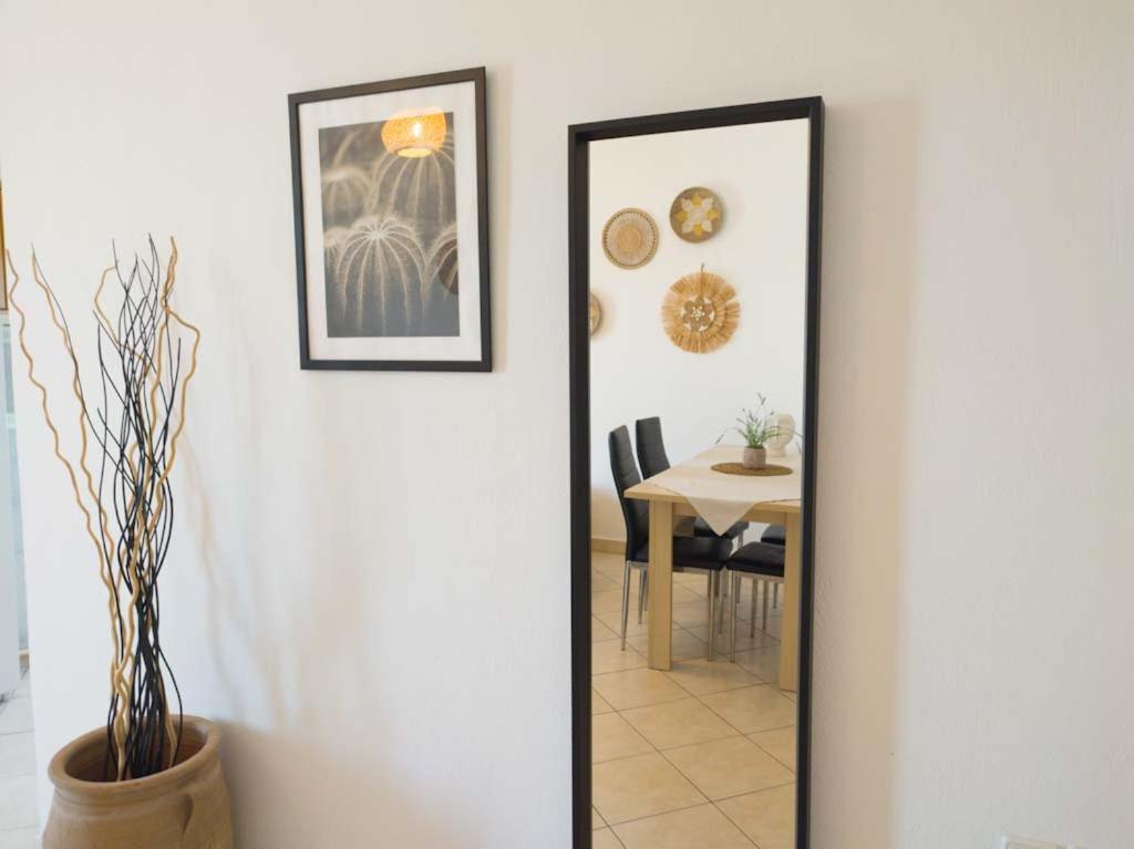 Seagull Apartments เนอาเปรามอส ภายนอก รูปภาพ